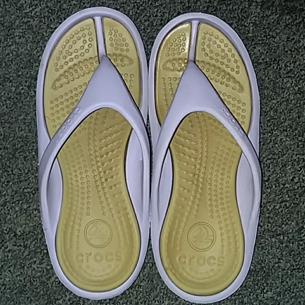 Crocs Flip Flops Women's Size 9/10 Lavender